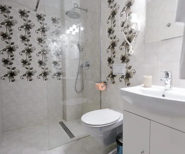 ゲストハウス Irish 3*